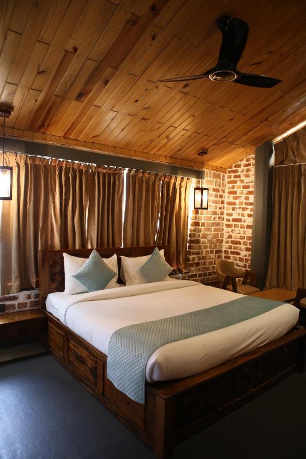 Granny'S Den Resort Rājpur Exterior foto